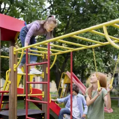 Czy place zabaw już otwarte? Sprawdź, gdzie możesz się bawić!