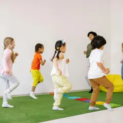 Ile godzin pracuje pomoc nauczyciela w przedszkolu? Zaskakujące fakty