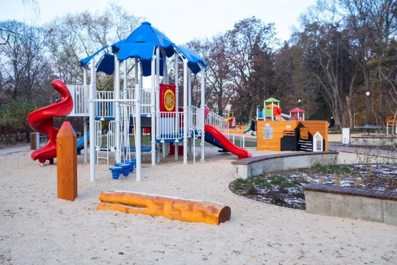 Czy place zabaw są otwarte czy zamknięte? Sprawdź aktualny status