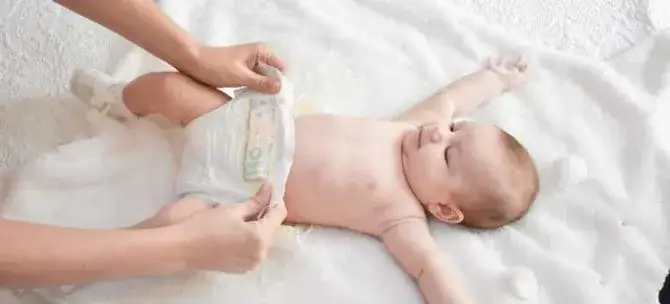Zdjęcie Ile pieluch dziennie 3 miesięczne dziecko? Poznaj prawdę i oszczędzaj